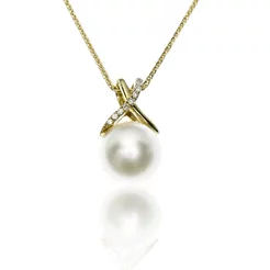 GOLDIE Zlatý prívesok s diamantmi a morskou Akoya LPE609.PA GOLDIE Zlatý prívesok s diamantmi a morskou Akoya LPE609.PA