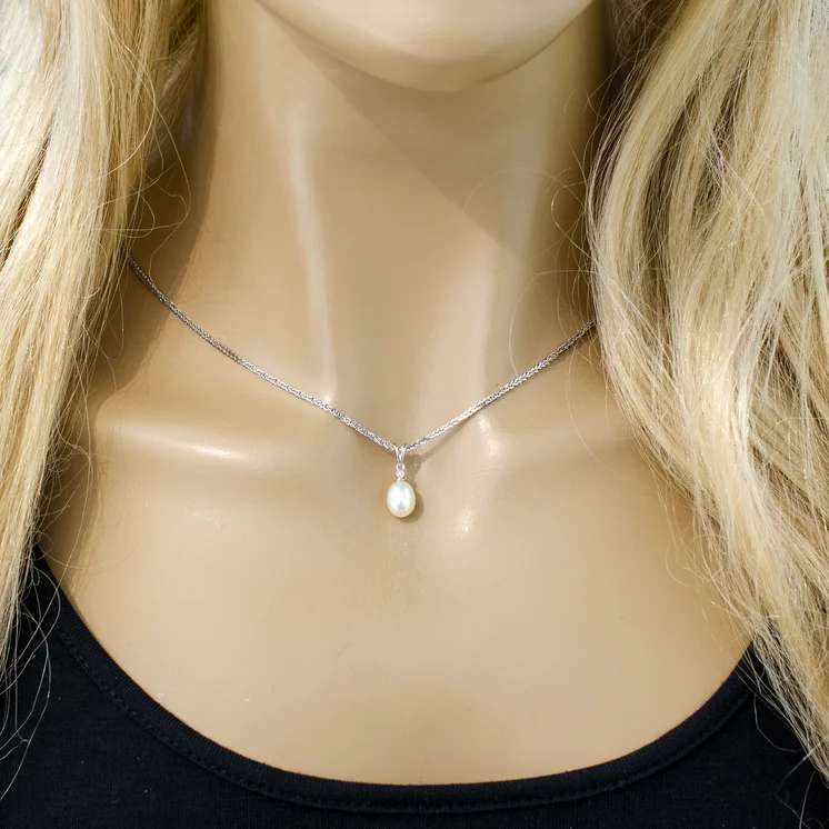 GOLDIE Zlatý prívesok so sladkovodnou perlou a diamantom Ariel LPE490.PAB GOLDIE Zlatý prívesok so sladkovodnou perlou a diamantom Ariel LPE490.PAB