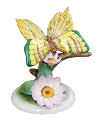 Porcelánová soška motýľa HP133.CDVA Porcelánová soška motýľa HP133.CDVA