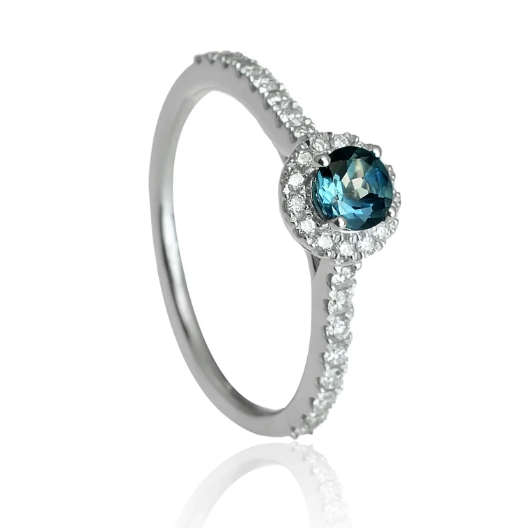 Zlatý prsteň s london blue topásom a diamantmi Zlatý prsteň s london blue topásom a diamantmi
