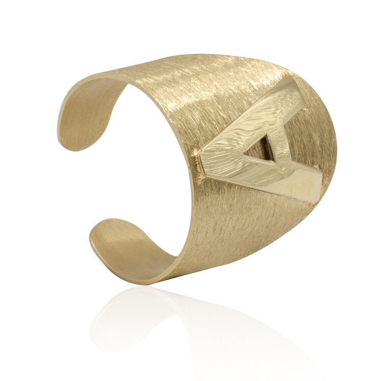 Zlatý prsteň s písmenom LRG702.TR
